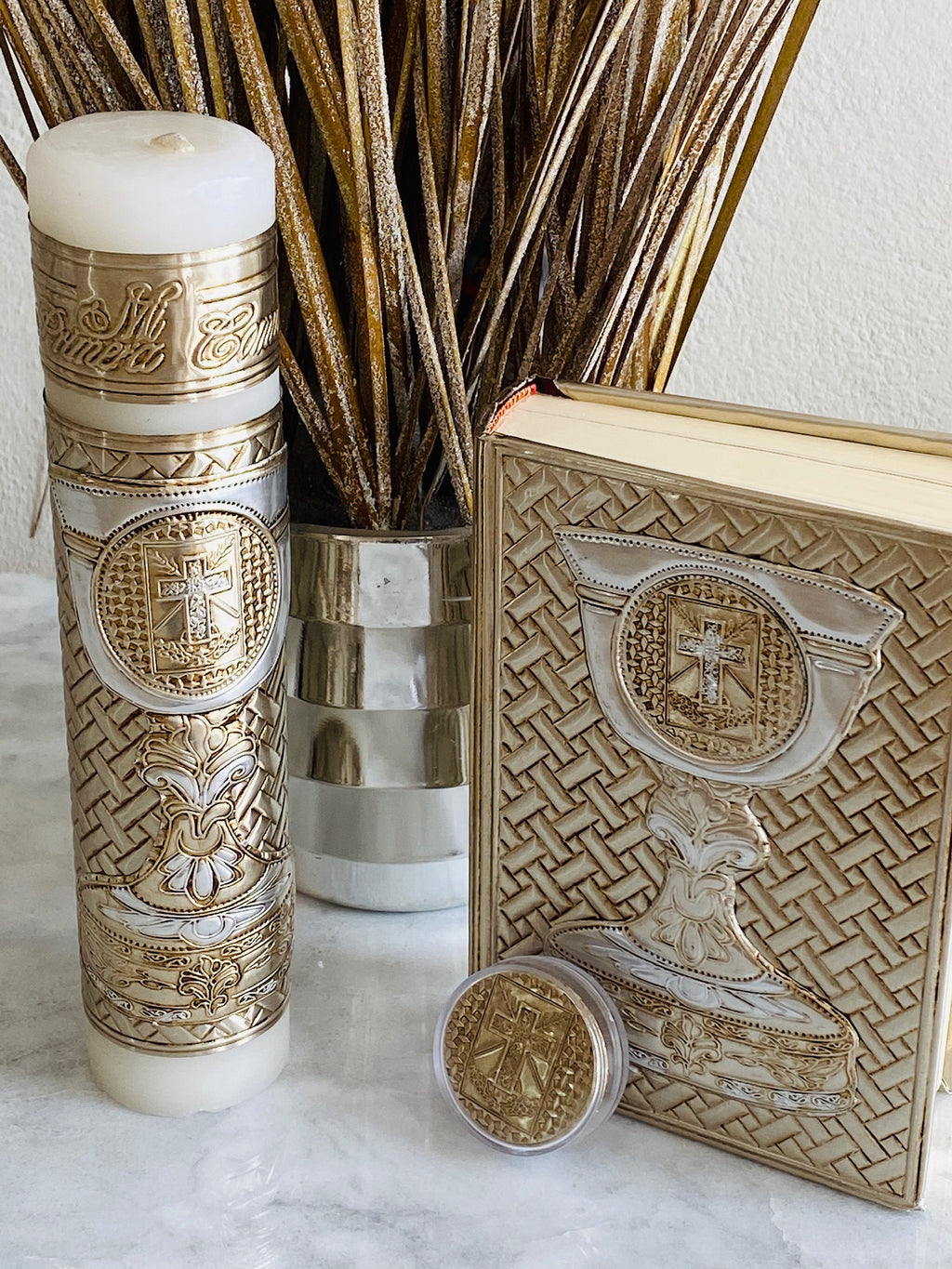 Set de Biblia y Vela para Primera Comunión